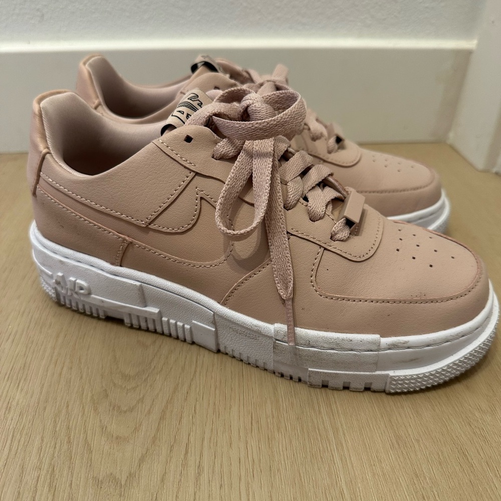 Nike Air Force 1 Low Pixel